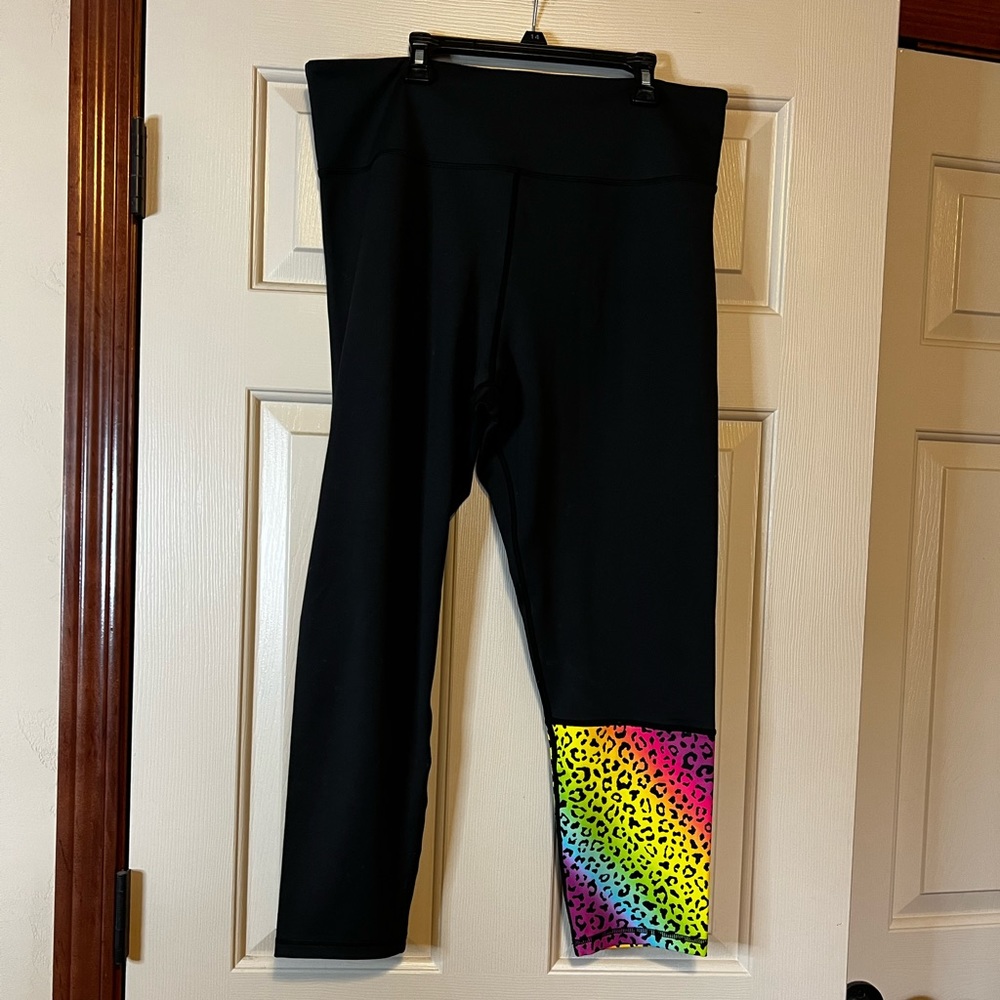 Zyia rainbow leopard light n tight hi-rise 7/8 24” legging size 20